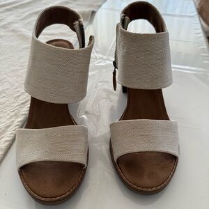 TOMS Women's Majorca Cutout Heeled Sandals (Natural)